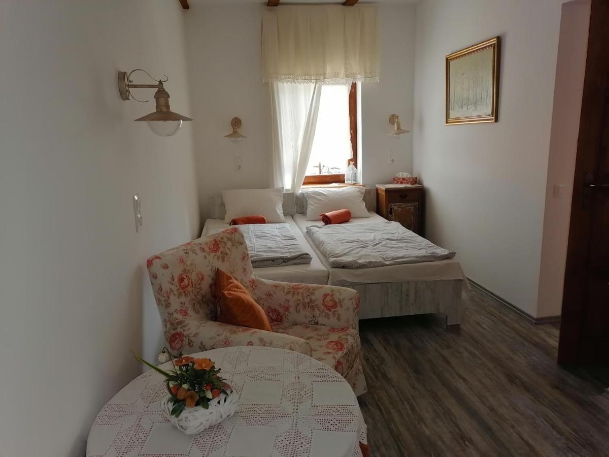 Mives Vendeghaz Hotel Pogány Exterior foto