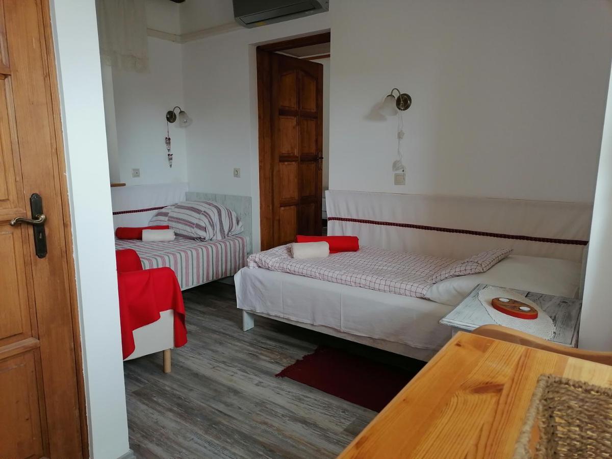 Mives Vendeghaz Hotel Pogány Exterior foto