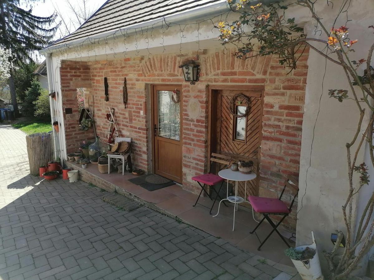 Mives Vendeghaz Hotel Pogány Exterior foto