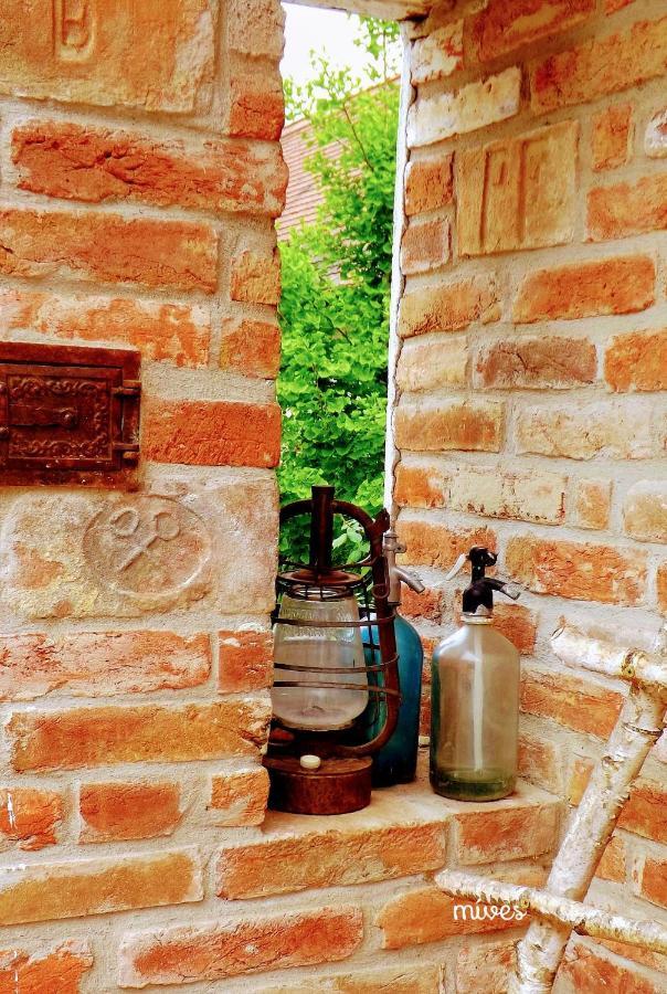 Mives Vendeghaz Hotel Pogány Exterior foto